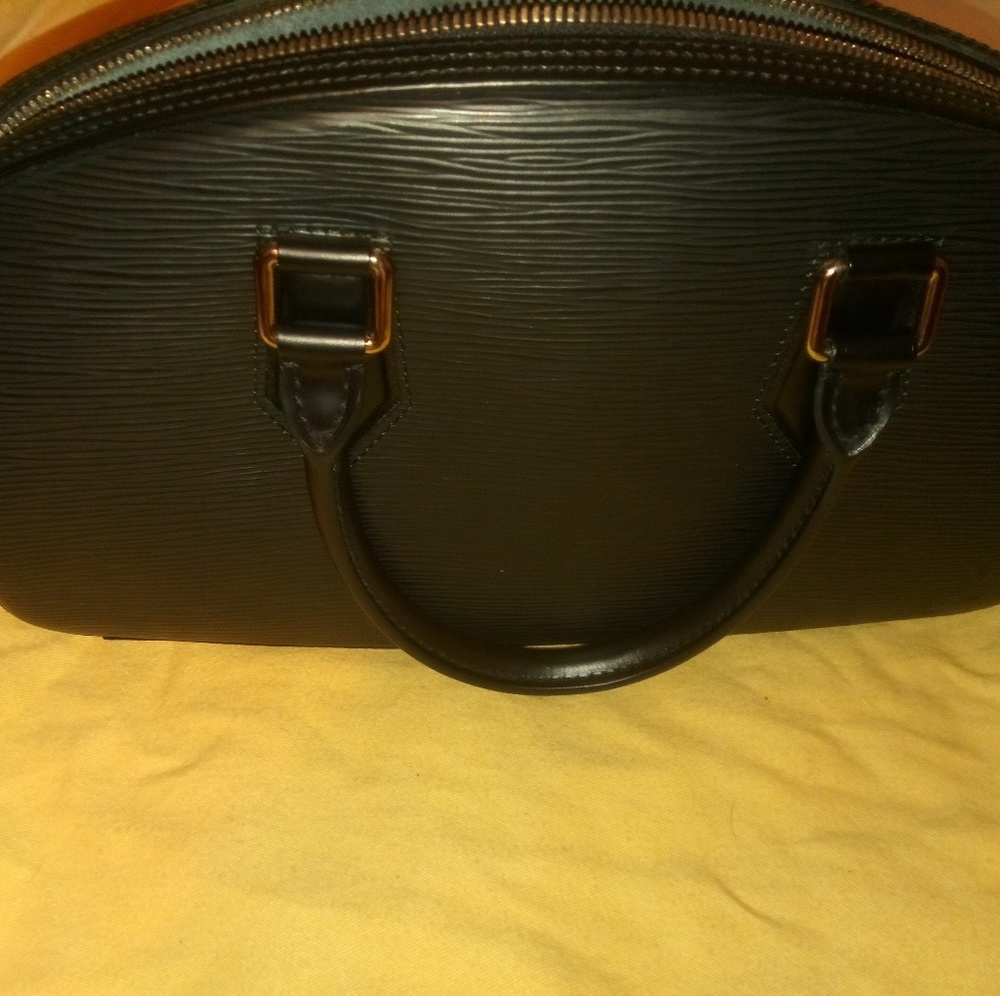 Louis Vuitton Jasmin Epi Noir 2